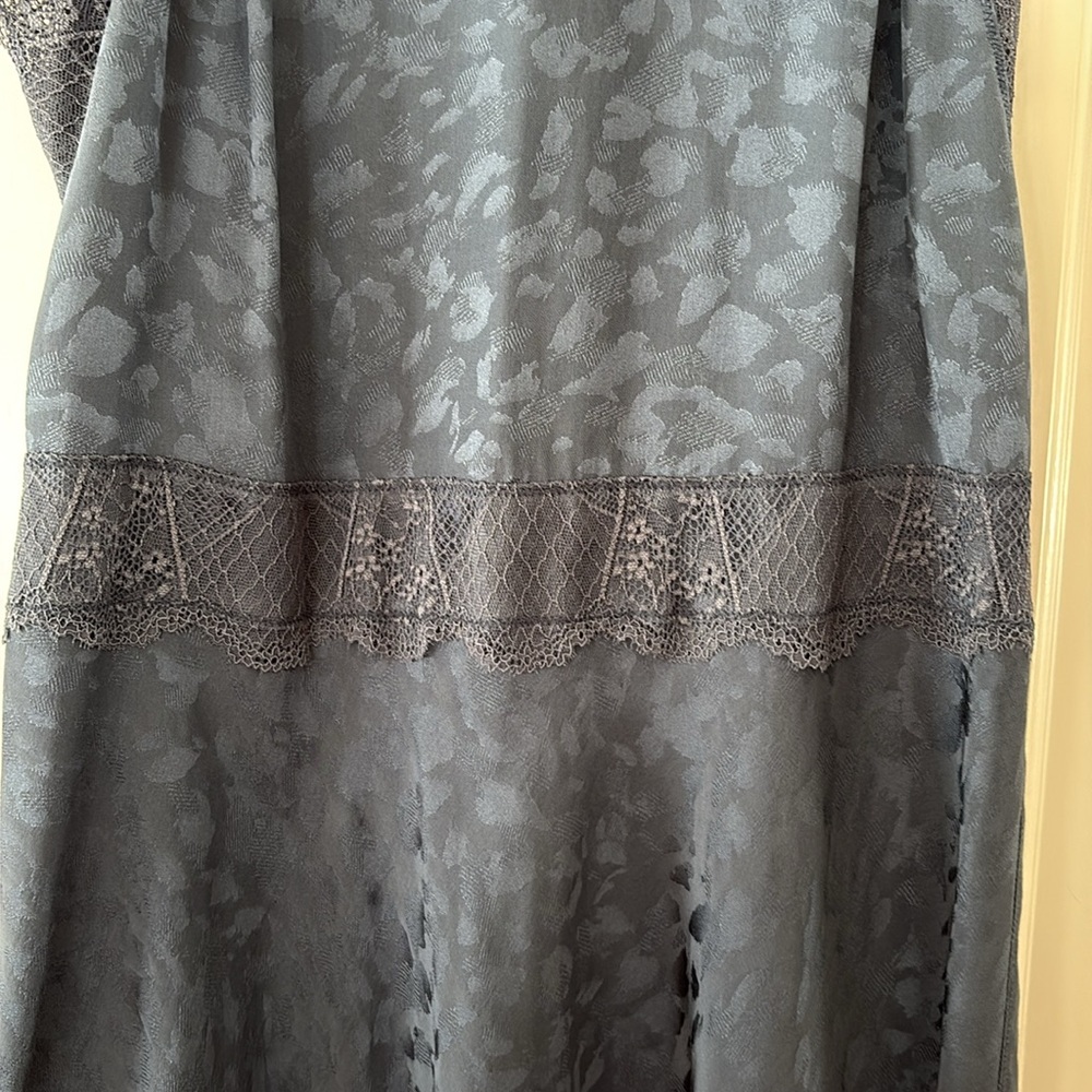 Zadig & Voltaire size XS Navy leopard printed woven silk (100% Silk). - Picture 3 of 11